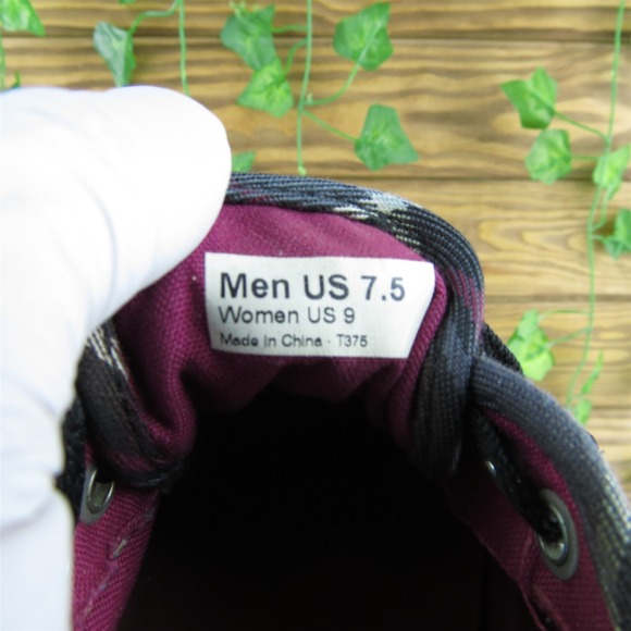 VANS Plaid Men Sneaker Shoes Red Fabric Lace Up Size‎ 7.5 Medium - Picture 7 of 10